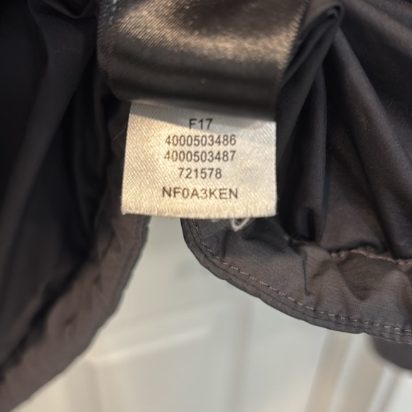 The North Face Quilted Jacket - Picture 7 of 7